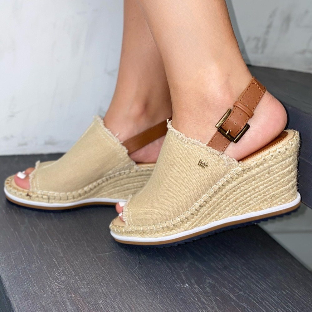 Tommy Hilfiger Wedge beige  canvas cream
sandals. Size 7 brand new